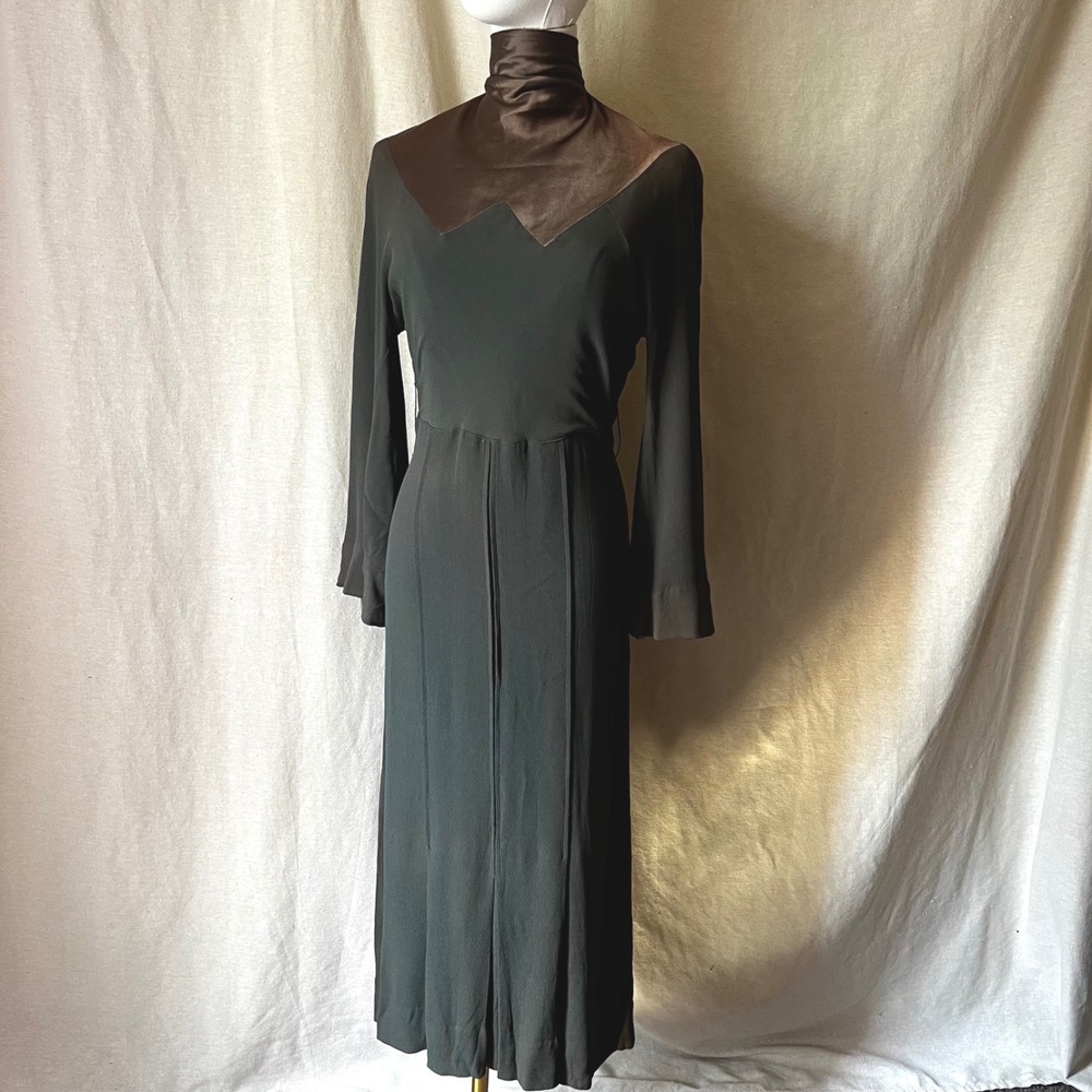 Vintage 1940s Forest Green High Neck Tie Dress Button Back Bell Sleeve XS S